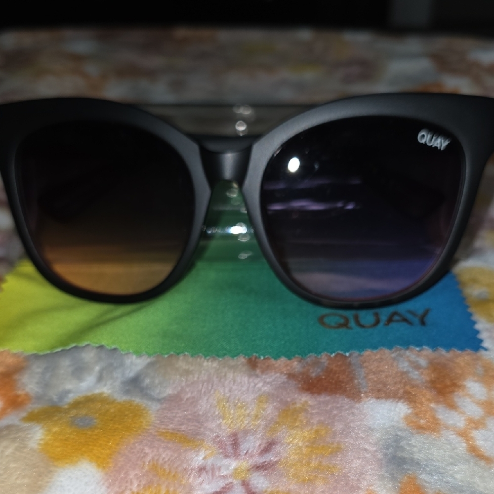 Quay Australia Black and Purple Sunglasses - Picture 7 of 7